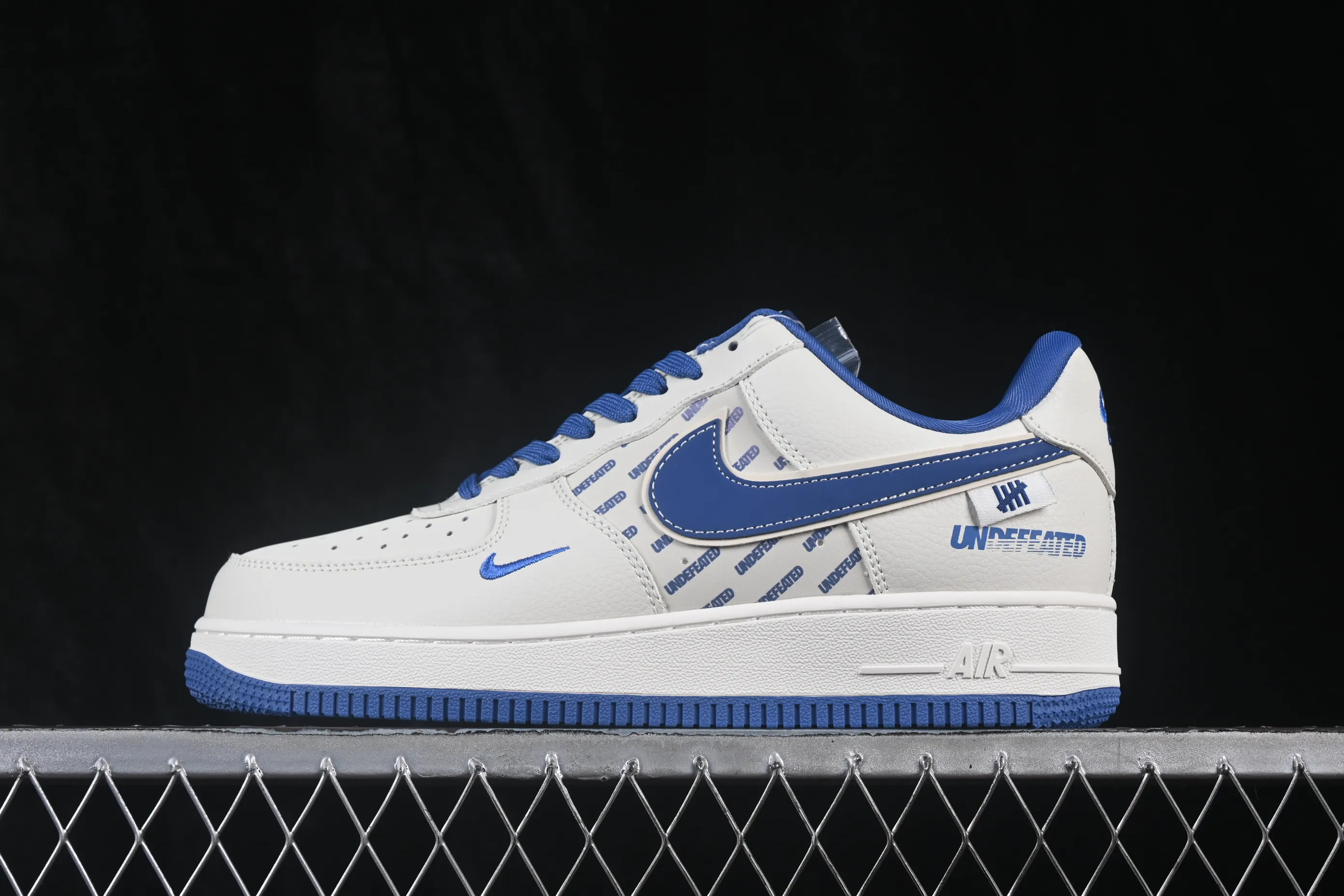 All categories Nk Air Force 1 Air Force series Nk Air Force 1 Low Air Force low-top Nike Air Force 1'07 Low Air Force 1 low-top casual sneakers DW8806-018